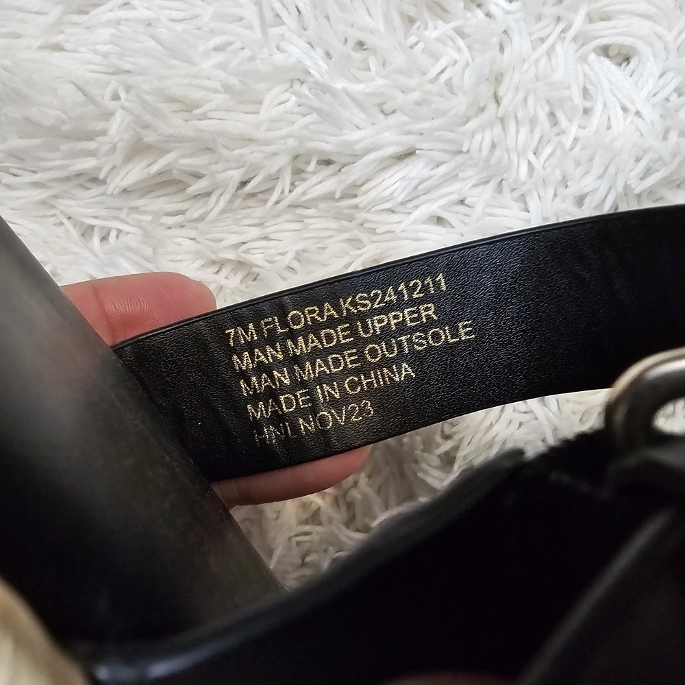 Kensie Sandals 7M Black Minimalist with Adjustable Ankle Strap - Picture 5 of 6